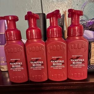 Bath & Body Works 🧛🩸Vampire Blood Foaming Hand Soap (4)